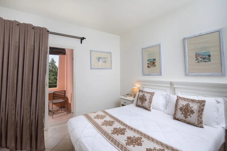 Standard Quadruple Family room with balcony