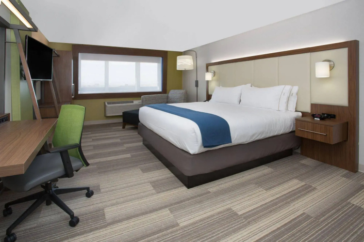 Holiday Inn Express and Suites-Cincinnati NE - Red Bank Road by IHG