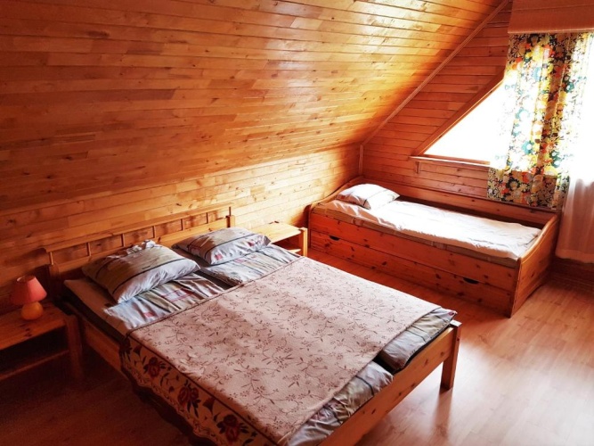 Standard Triple room