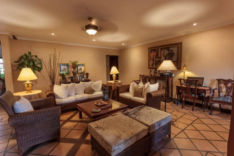 Los Robles Charming Colonial Boutique Hotel