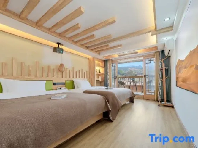 Standard Twin room with balcony