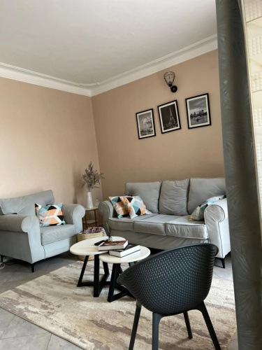 Cozy room with WIFI,parking space close to everything