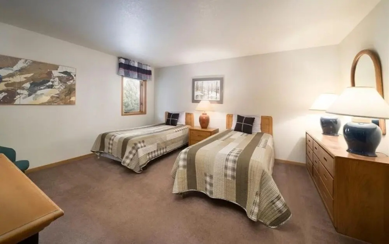 Frostfire D24 3 Bedroom Condo by RedAwning