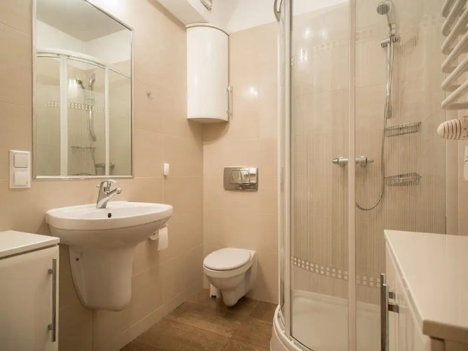2 Bedrooms Apartment