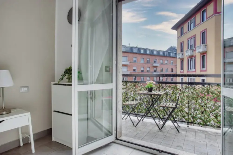 Bright 3BR flat near Park