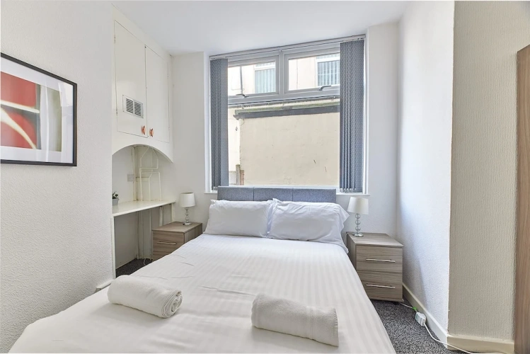 2 Bedrooms Apartment