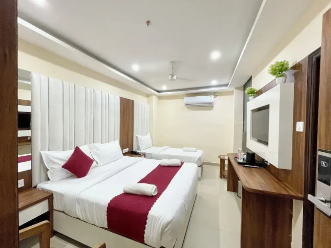 Hotel SRK - near Temple