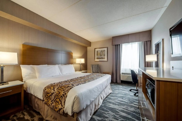 Monte Carlo Inn - Brampton Suites