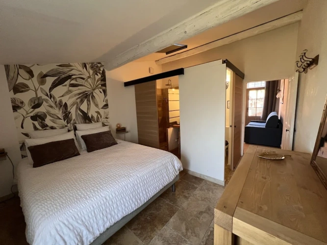 Comfort room