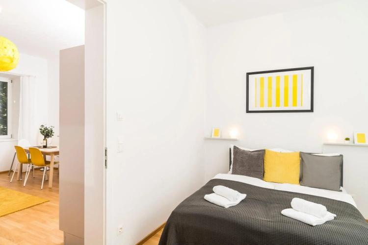 Prater Balcony Suite by ichbucheAT