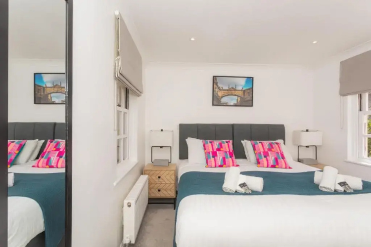 Crescent Mews