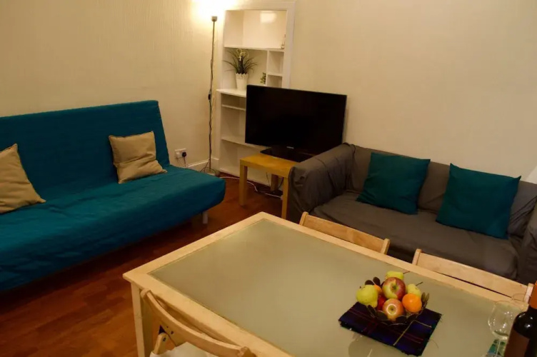 2 Bedroom Apartment In Pleasance