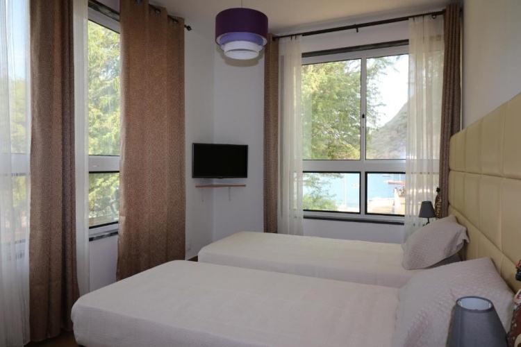 Standard Twin room with sea view