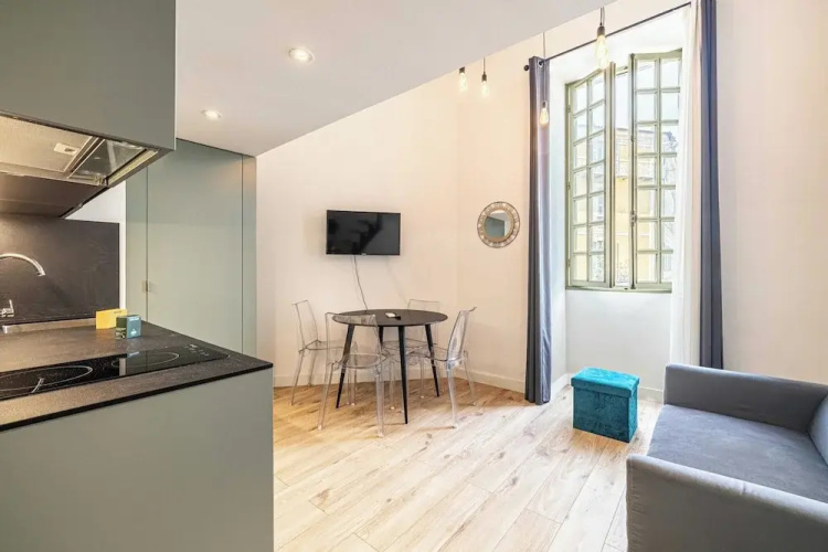 A/C Mezzanine Apt 1BR/2P - Place Garibaldi