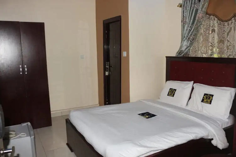 TommsVille Hotels