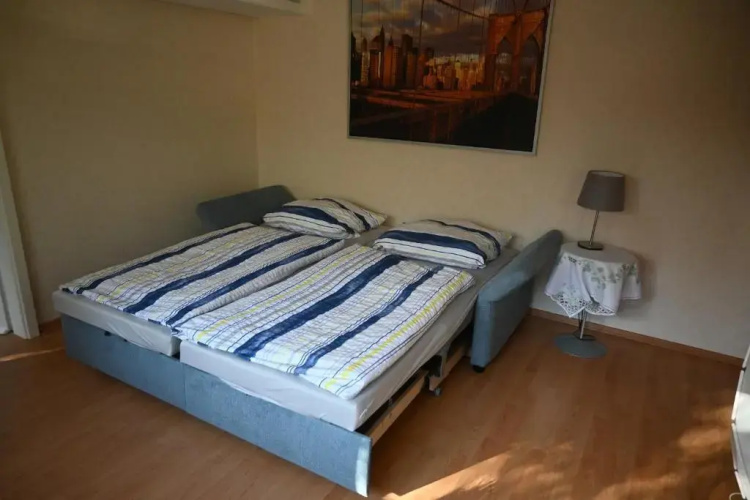 2 Zi-Appartment mit Gartennutzung