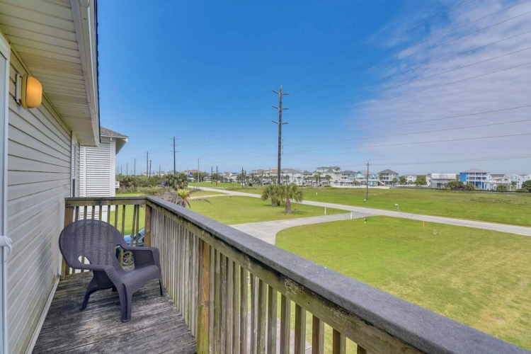 Furnished Patio & Deck: Galveston Escape!