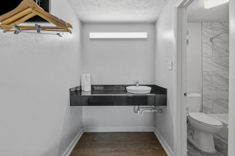 Motel 6 Norfolk - Oceanview photo 12