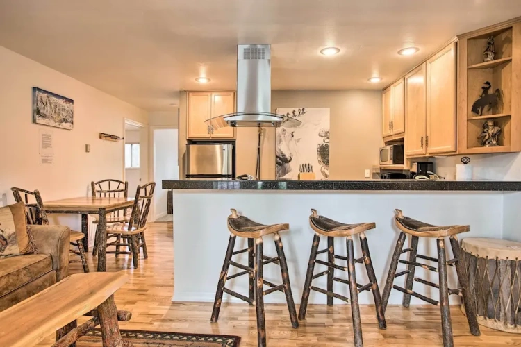 2 Bedrooms Apartment