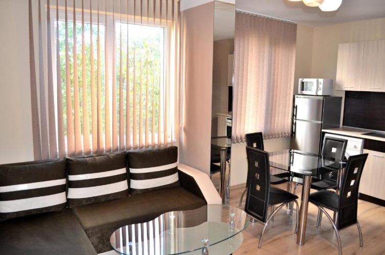 2 Bedrooms Apartment
