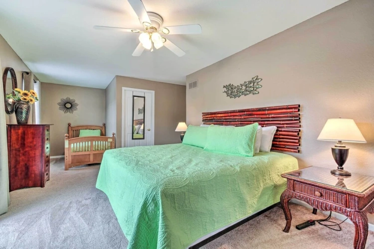 4 Bedrooms Cottage