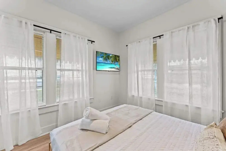 304 Lakeshore - Unit 1 and 2