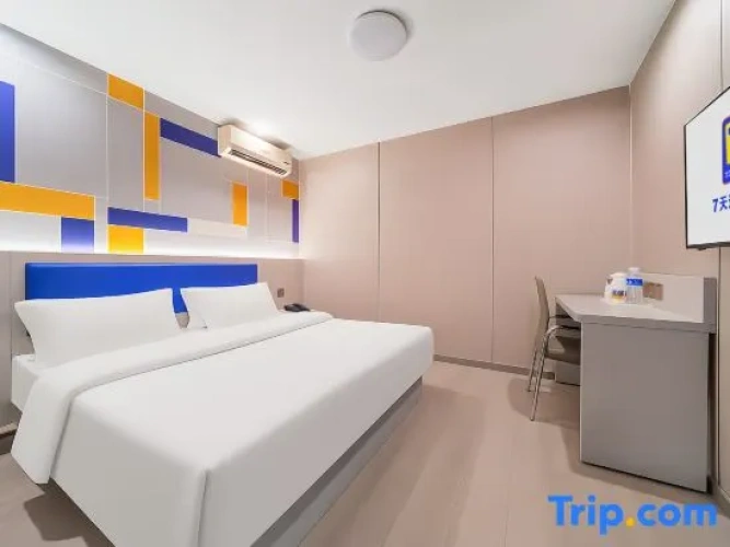 Standard Double room with city view