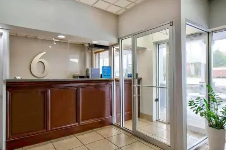 Motel 6 Byron GA