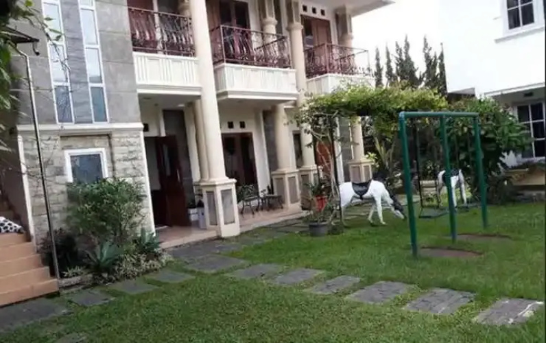Villa Giri Kembang