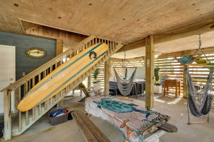 4 Bedrooms Cottage with balcony