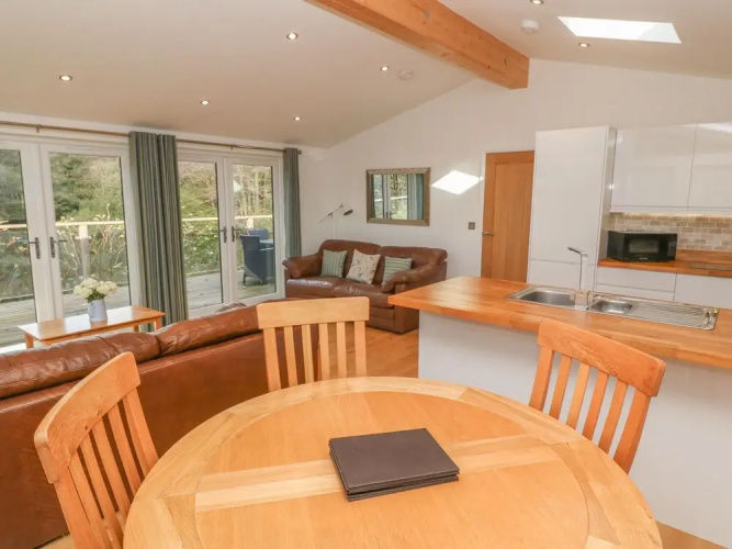 2 Miller's Island, Looe