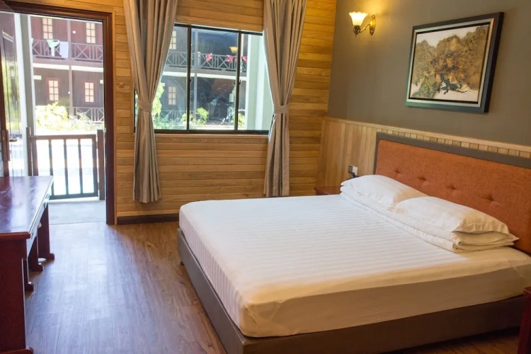 Deluxe Triple room with balcony