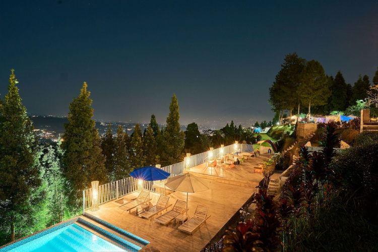 Luxcamp Bukit Damar - Puncak By Horison