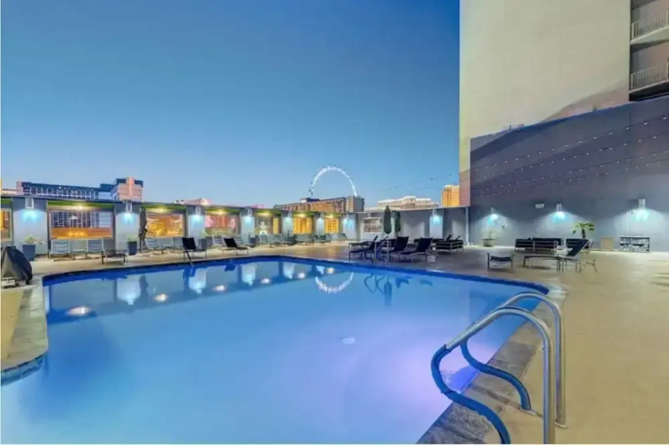 Sapphire Skyline Premium Suite