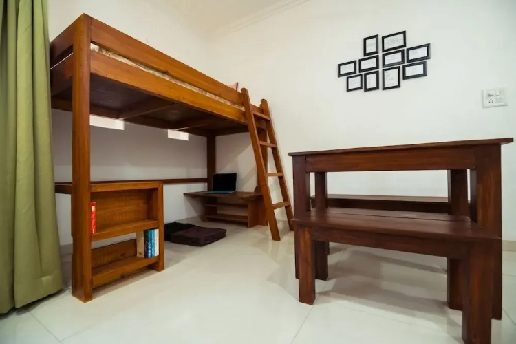 OYO 10803 Home 2BHK Poolside Siolim
