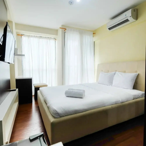 Comfy Studio Tifolia Apartment