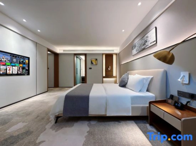 2 Bedrooms Suite with city view