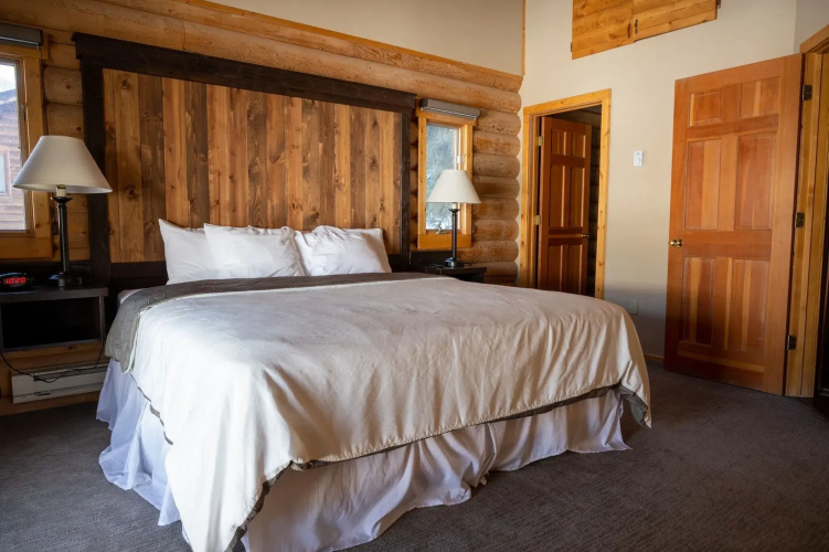 320 Guest Ranch
