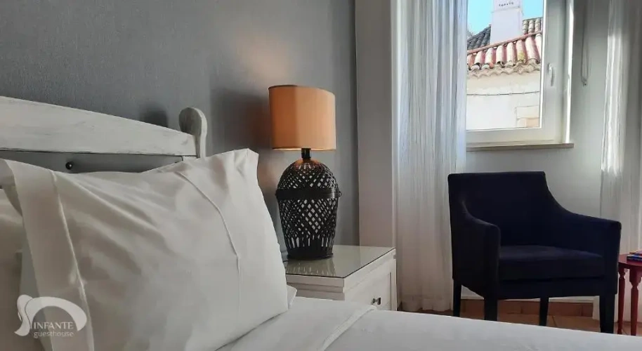 Standard Double room with partial sea view