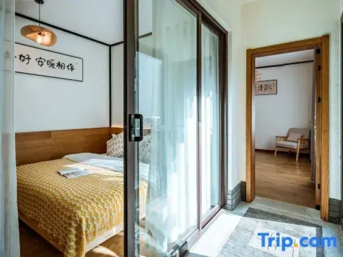 2 Bedrooms Villa