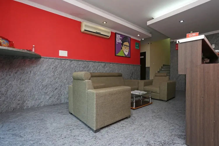 OYO Flagship 238 Noida Sector 72