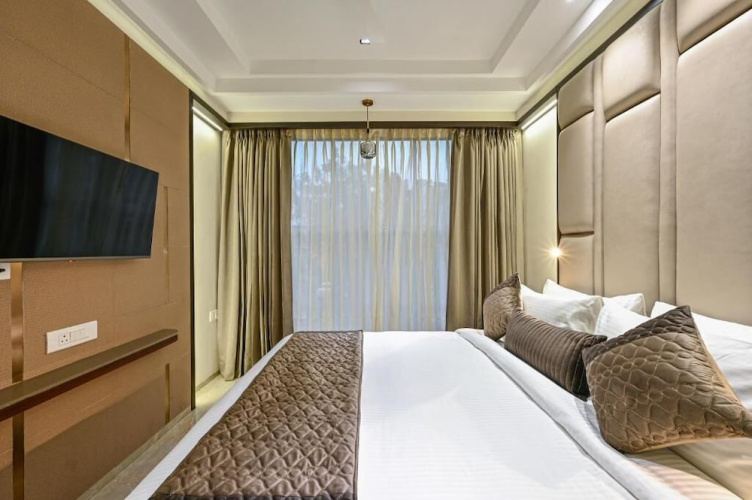 Hotel Grand Girdhar Premier