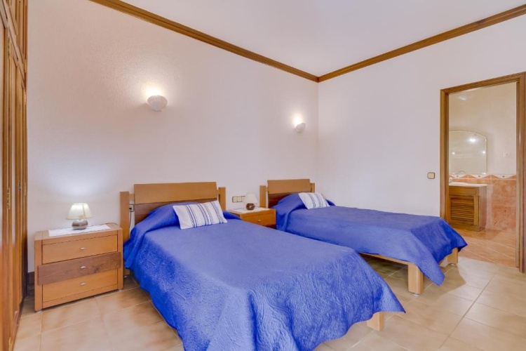 3 Bedrooms Cottage