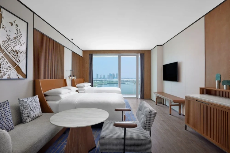 Executive Quadruple room with balcony