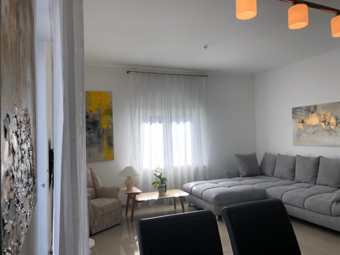 3 Bedrooms Apartment