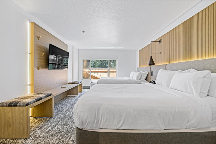 The Evergreen Hotel photo 8