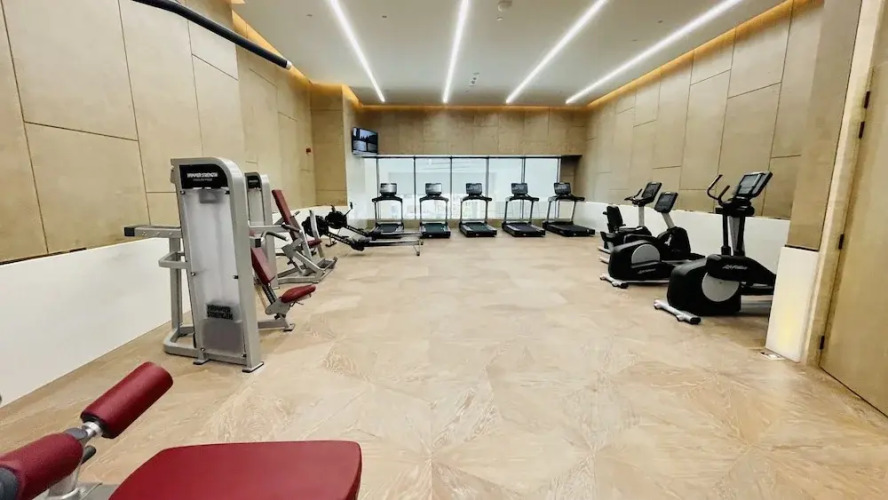 LUX Iconic Views at The Palm Tower 7 - Image 2