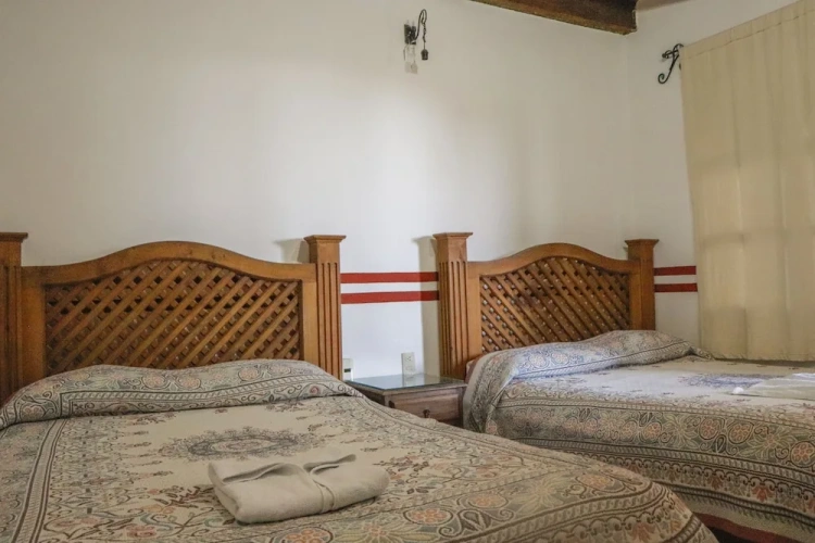 Standard Triple room