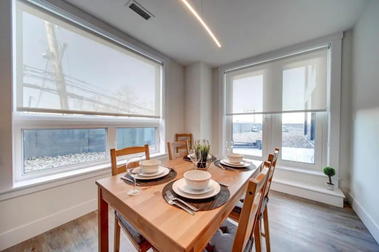 New Luxurious Modern 2BR Condo Sleeps 5 Coffee, AC, WIFI