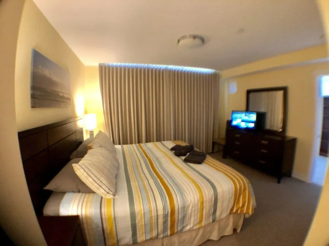 3BR Home wRooftop by Ideal Experience VR